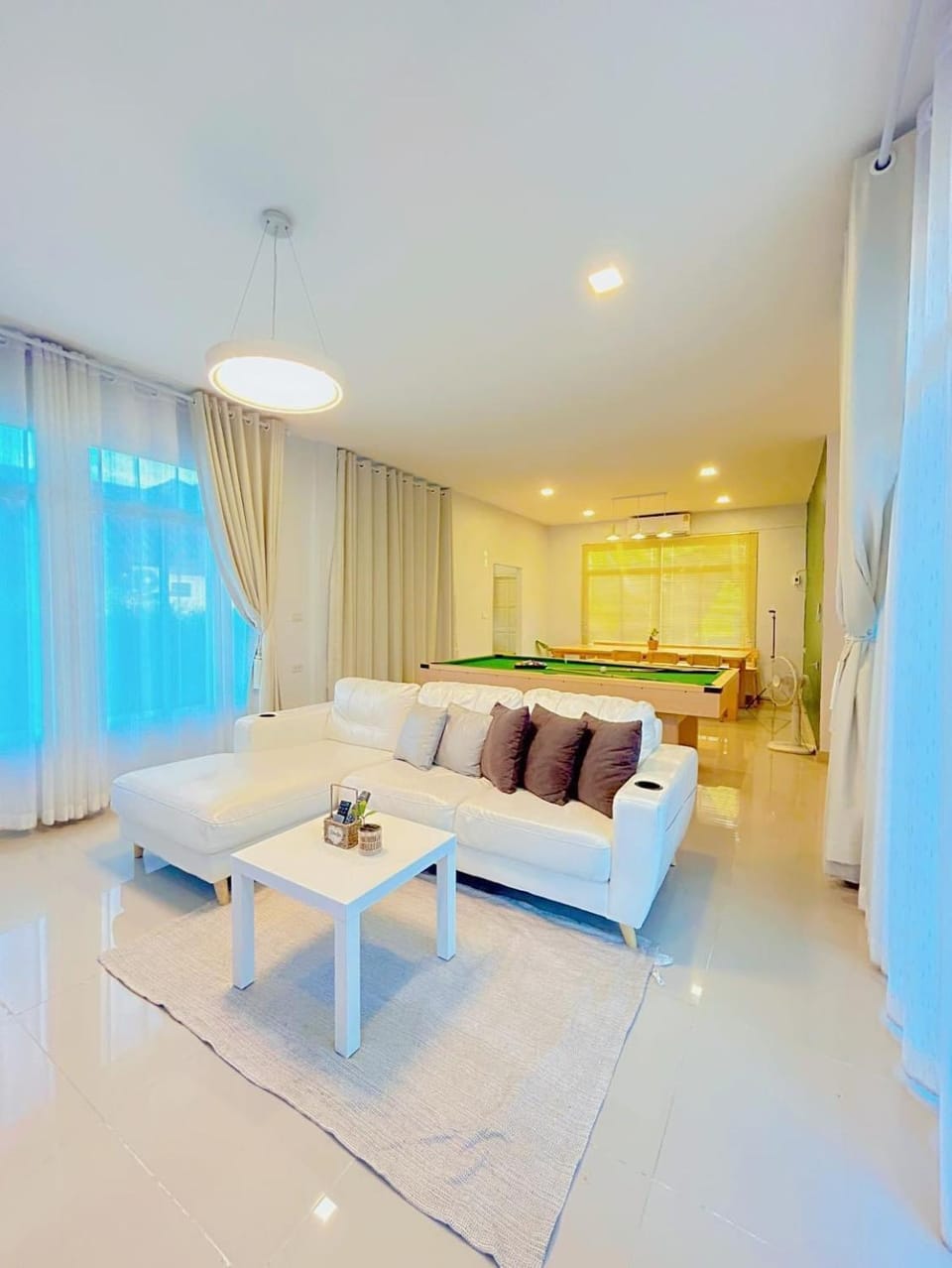 Communal lounge/ TV room