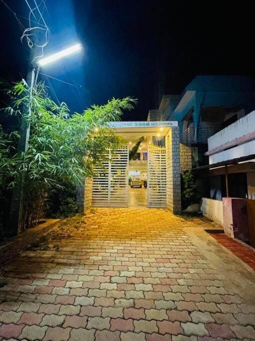 Property building, Night