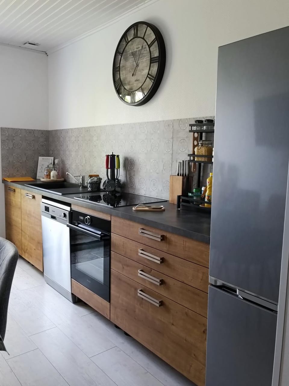 Kitchen or kitchenette, stove