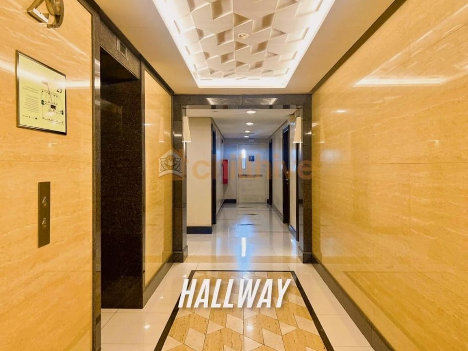 Stylish 1BR Venice Mall, Pool, Fast WiFi #vlrtc17e House in Makati