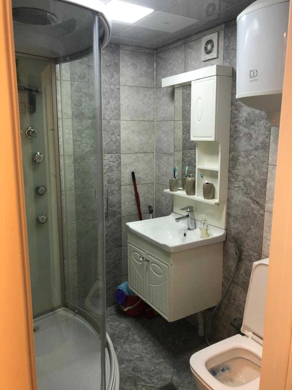Shower, Toilet, Bathroom