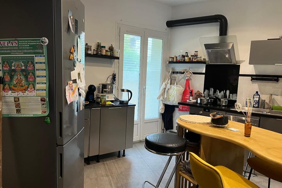 Quiet apartment with garden just outside Paris Apartment in Paris