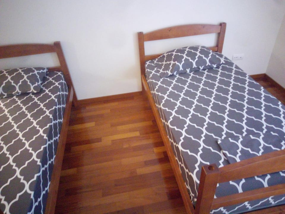 Costa Lodges, Shared rooms Hostel in Madeira District