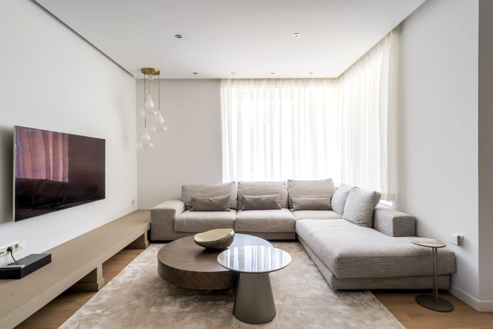 TV and multimedia, Living room, Seating area, Evening entertainment