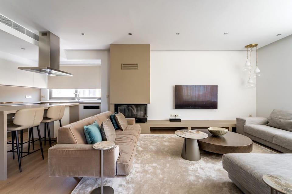 Communal lounge/ TV room, TV and multimedia, Kitchen or kitchenette, Living room, Seating area, Dining area
