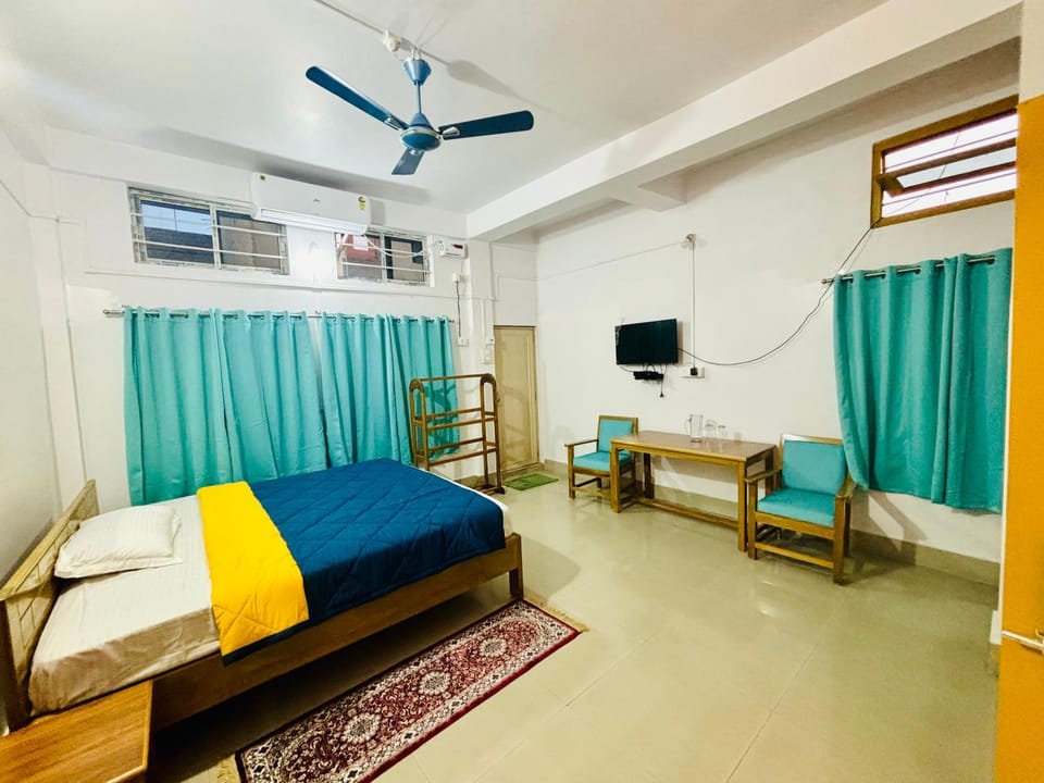 Bed, TV and multimedia, Photo of the whole room, Bedroom, air conditioner