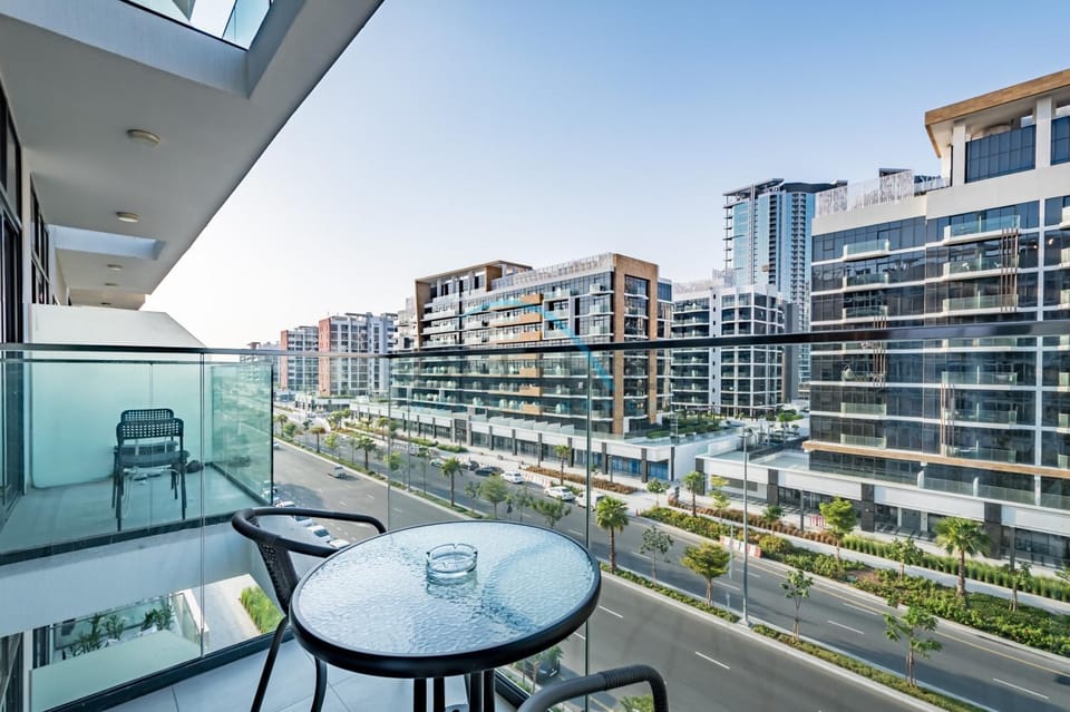 Neighbourhood, View (from property/room), Balcony/Terrace, Seating area, Street view
