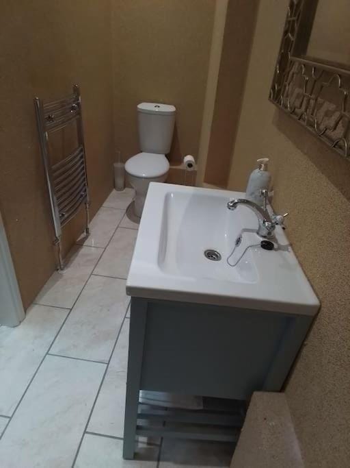 Superb City Centre apt with parking Apartment in Chester