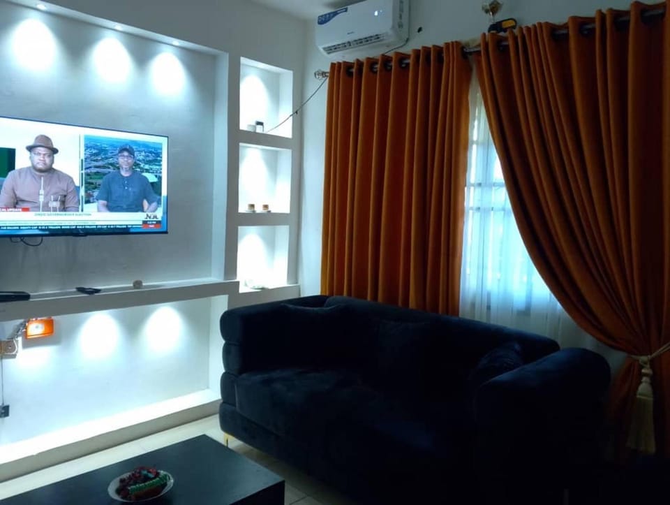 Apartment Sleeps 4 with Free Parking Apartment in Nigeria