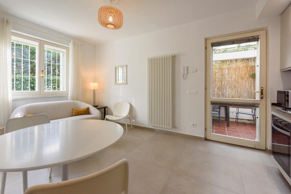 GOLDEN LUXE - New Style in Forte dei Marmi Private Parking Apartment in Forte dei Marmi