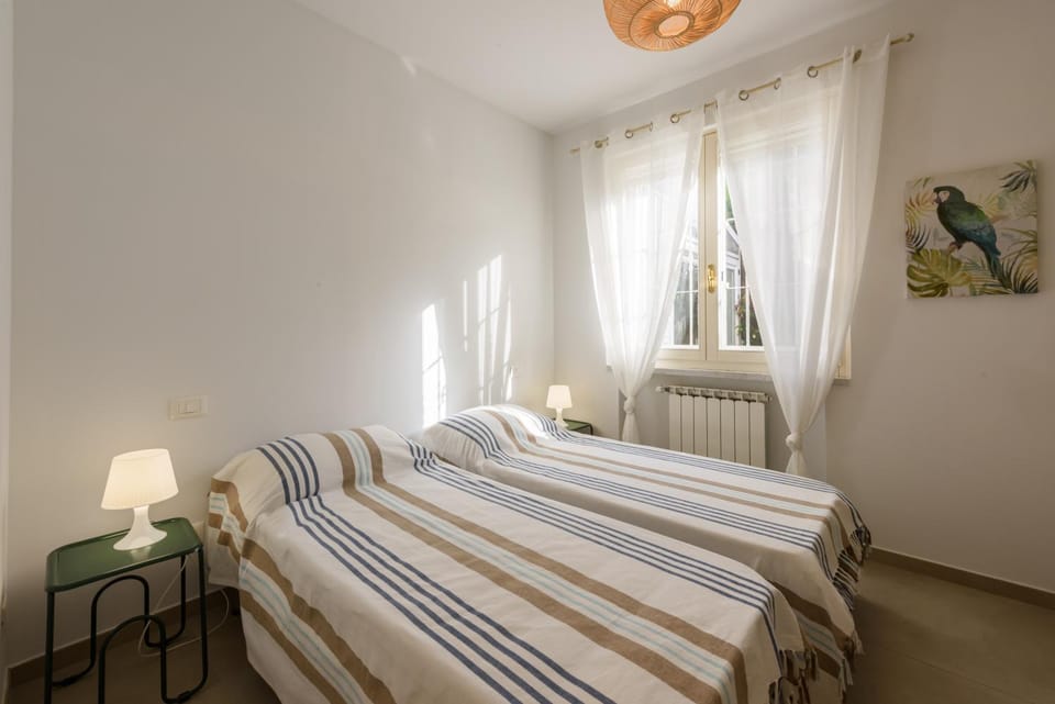 GOLDEN LUXE - New Style in Forte dei Marmi Private Parking Apartment in Forte dei Marmi