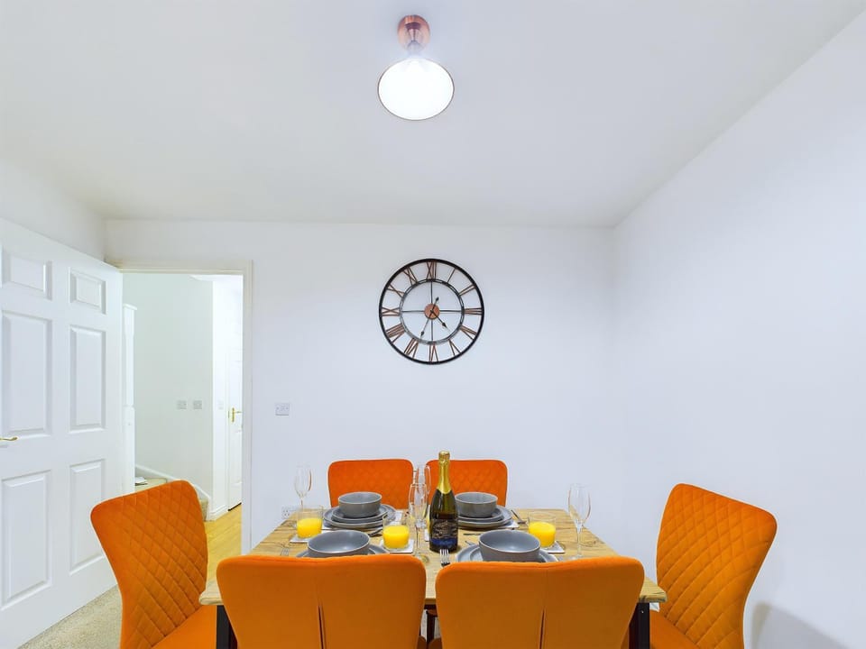 Seating area, Dining area