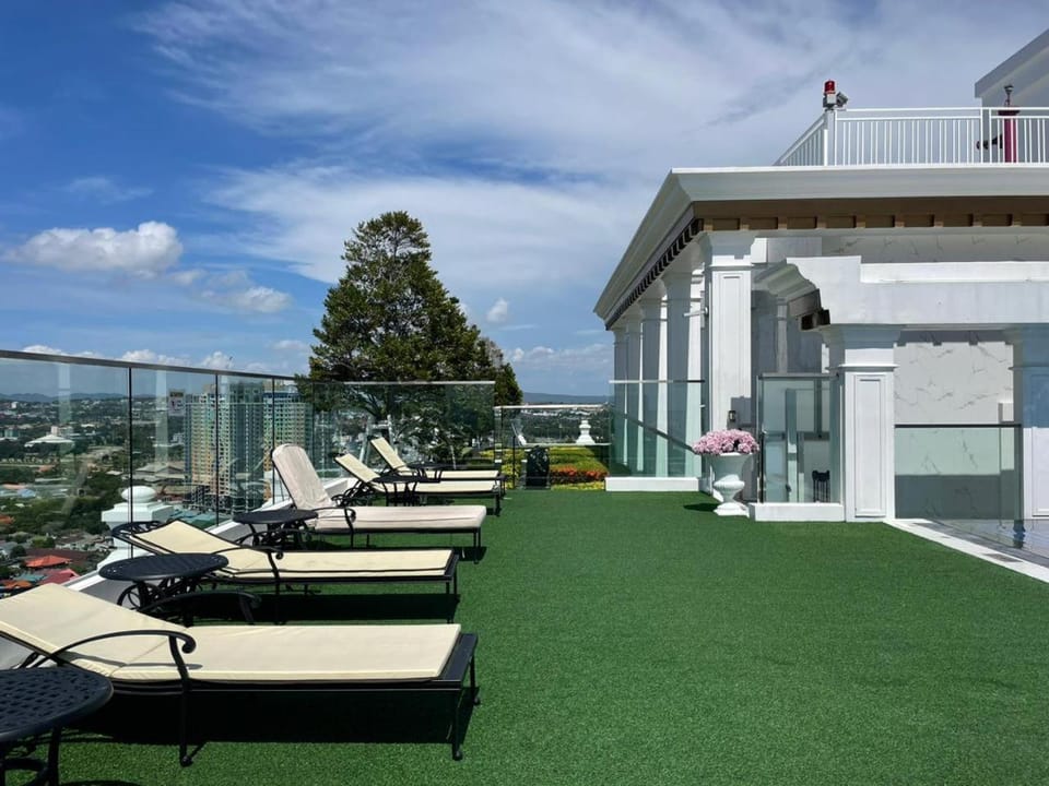 Day, Balcony/Terrace, Garden view, sunbed
