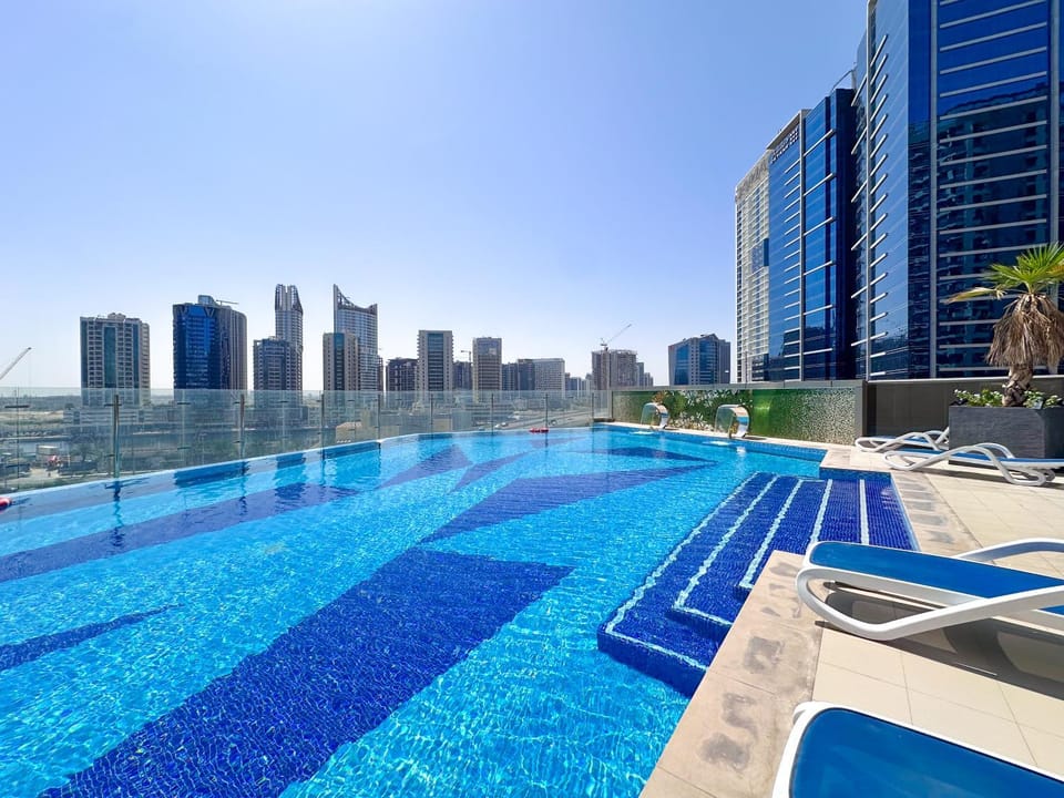 Swimming pool, Swimming pool