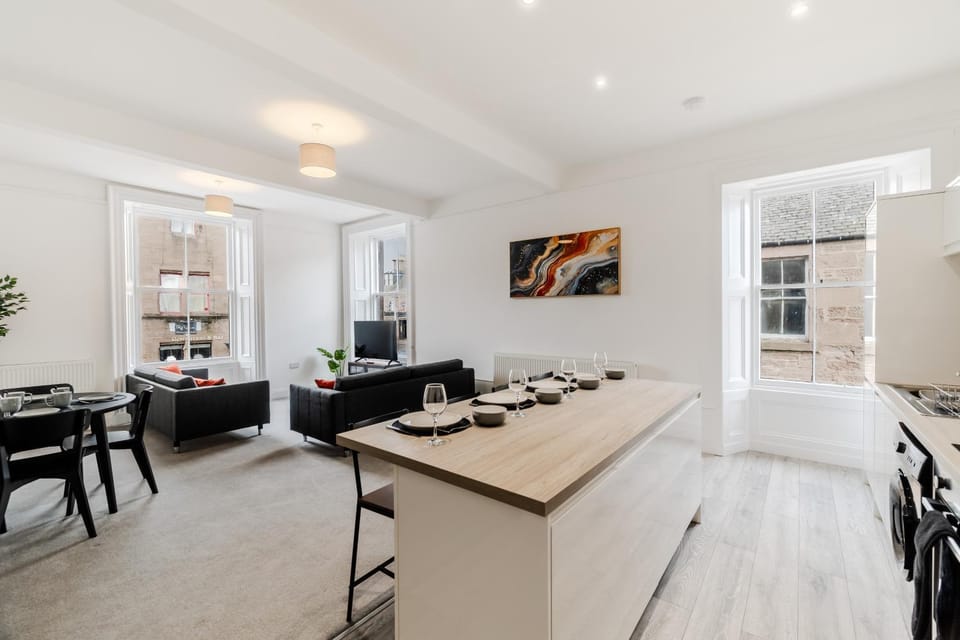 TV and multimedia, Kitchen or kitchenette, Dining area