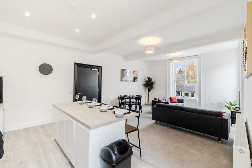 Kitchen or kitchenette, Living room, Seating area
