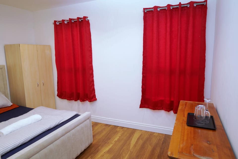 One Bedroom Spacious Apartment STEP4 Ltd Apartment in London Borough of Southwark