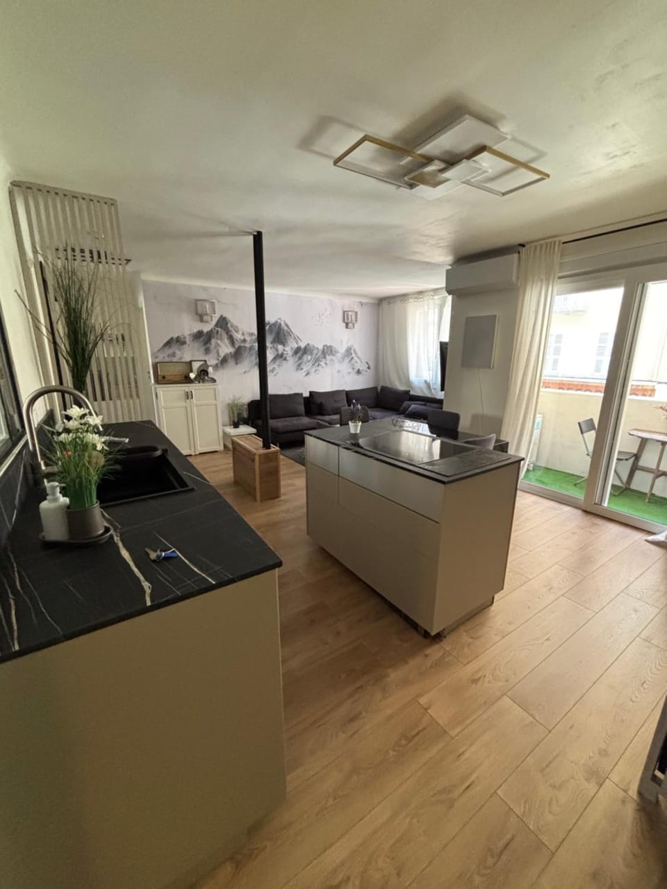 Kitchen or kitchenette, Living room