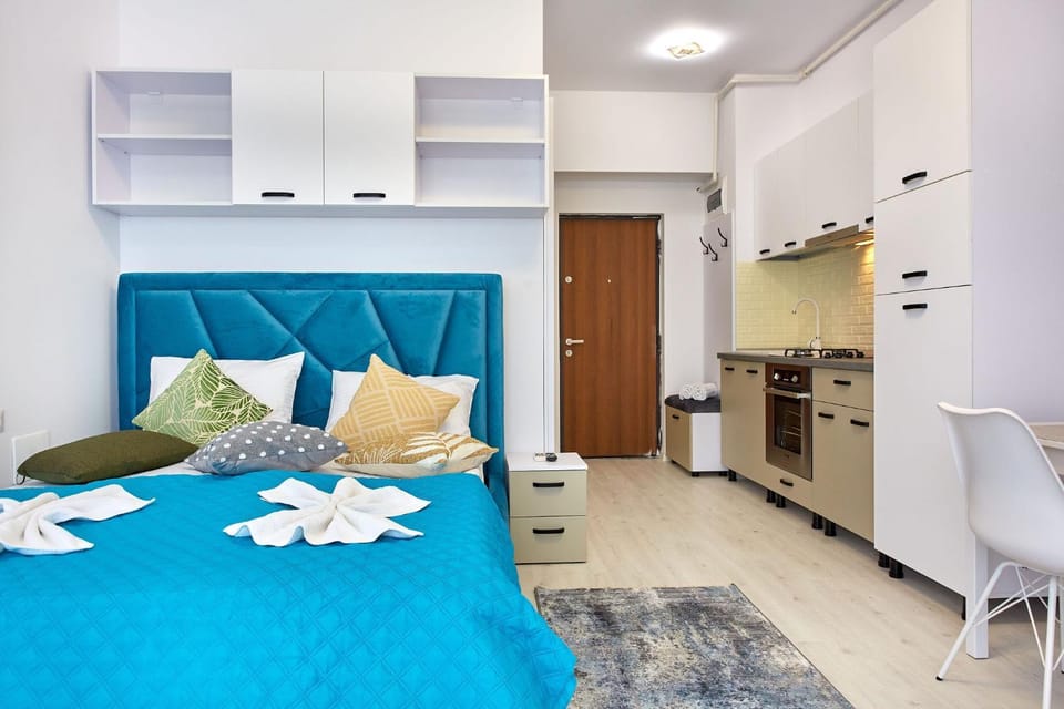 Bed, Kitchen or kitchenette, Photo of the whole room, Seating area, Dining area, oven, towels
