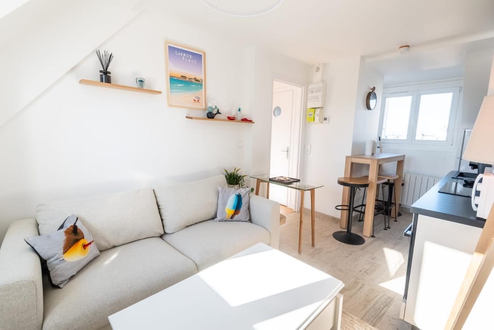 Kitchen or kitchenette, Living room, Photo of the whole room, Seating area, Dining area, internet, kitchen