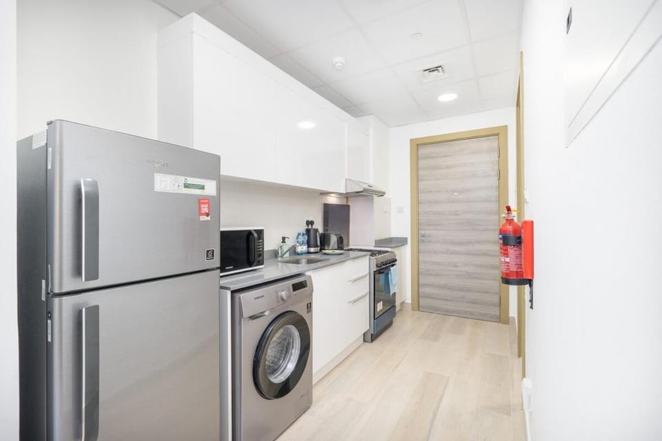 Free housekeeping visits during your stay - StayShort - Calm and comfy Studio apartment at Bloom Heights A in JVC! Apartment in Dubai