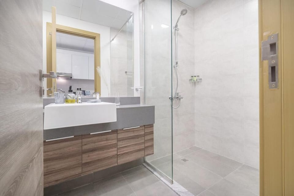 Free housekeeping visits during your stay - StayShort - Calm and comfy Studio apartment at Bloom Heights A in JVC! Apartment in Dubai