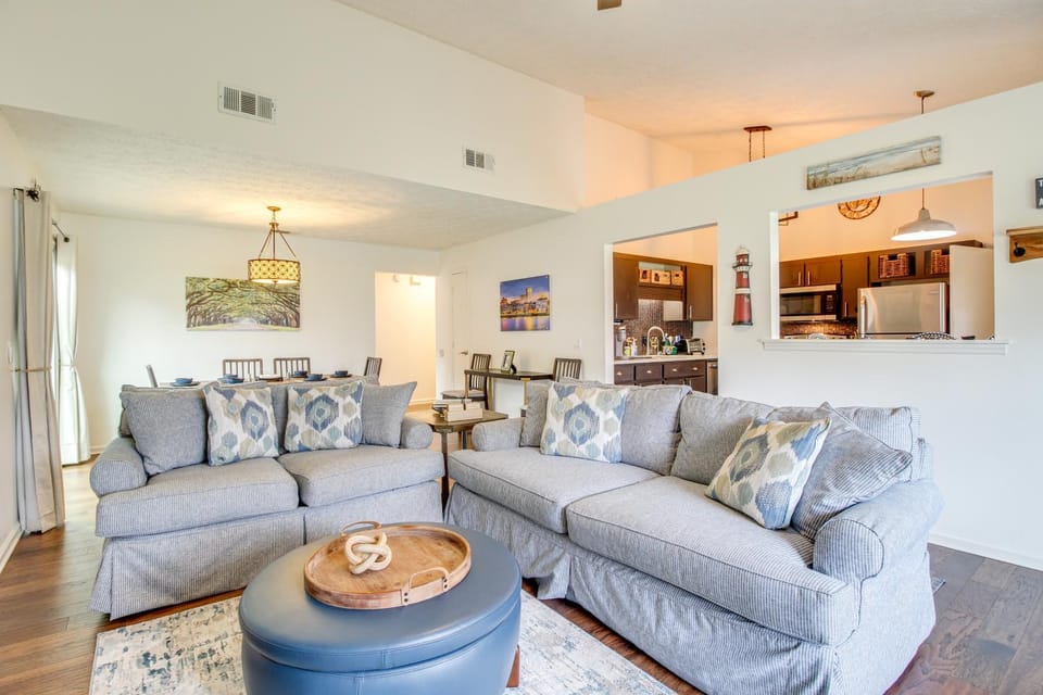 Near Dtwn & Beach: Savannah Home w/ Game Room! House in Jasper County