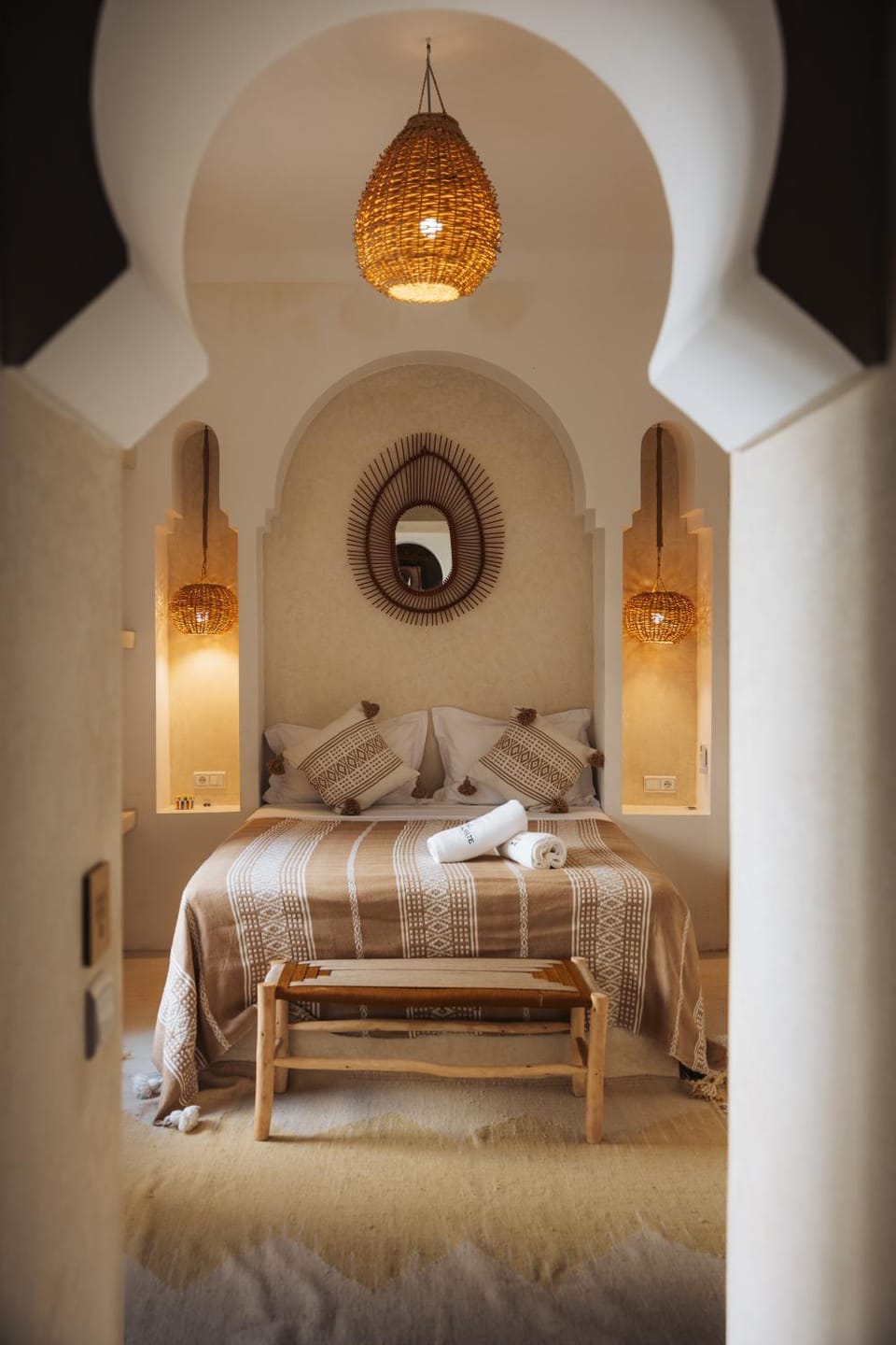 Property building, Bed, Photo of the whole room, Bedroom, towels