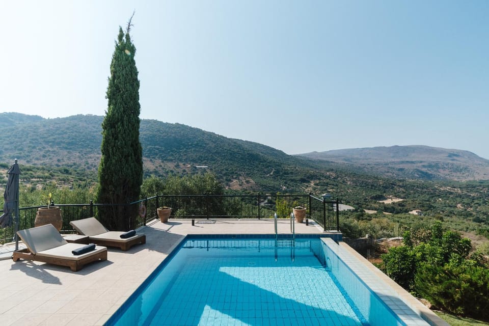 Nearby landmark, Day, Natural landscape, Mountain view, Pool view, Swimming pool, sunbed