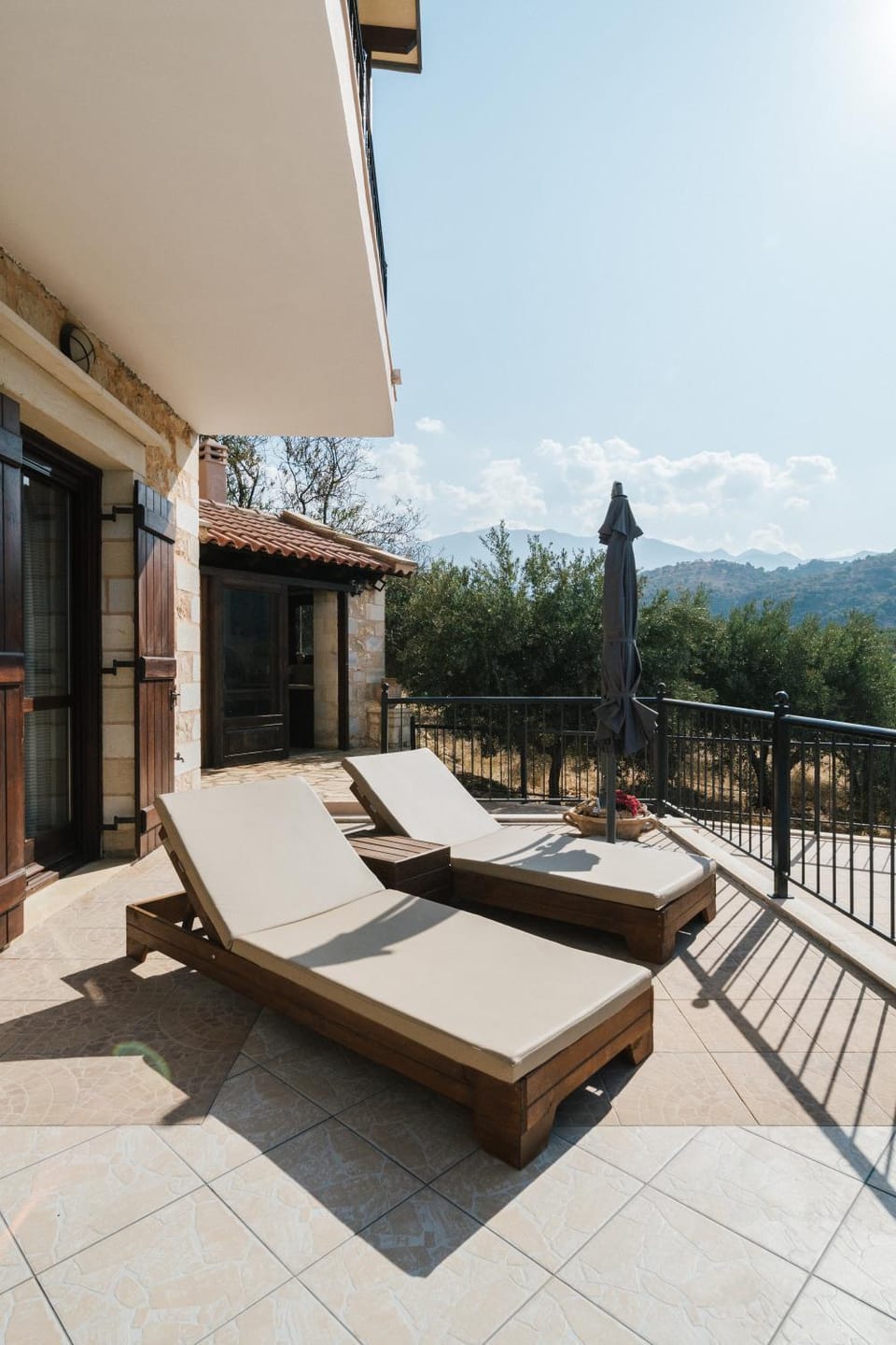 Day, Natural landscape, Balcony/Terrace, Seating area, sunbed