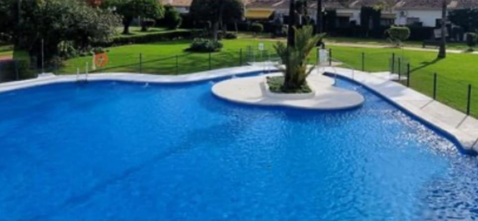 Marbella,apartment 2 bedroon,parking ,pool, Golden Mile Apartment in Marbella