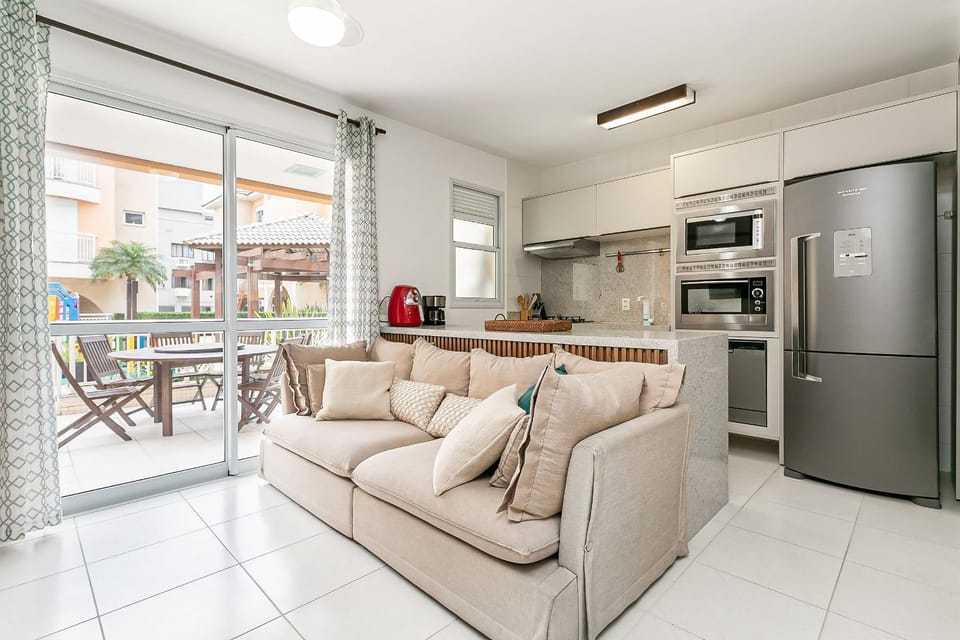 Kitchen or kitchenette, Living room, Dining area, oven, stove