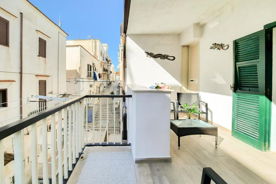 Balcony/Terrace, City view