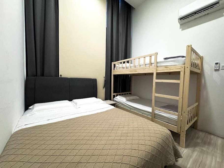 The Podium-3R2B-Free 2 Parking-12 Pax-D333 Apartment in Kuching