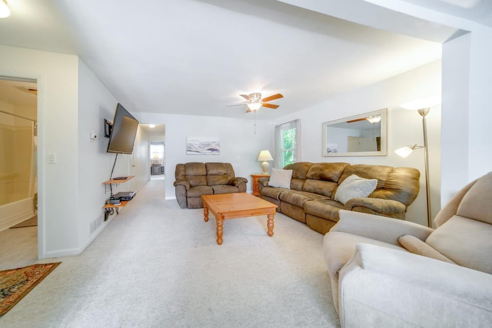 Mayville Getaway with Deck Near Chautauqua Lake! House in Mayville