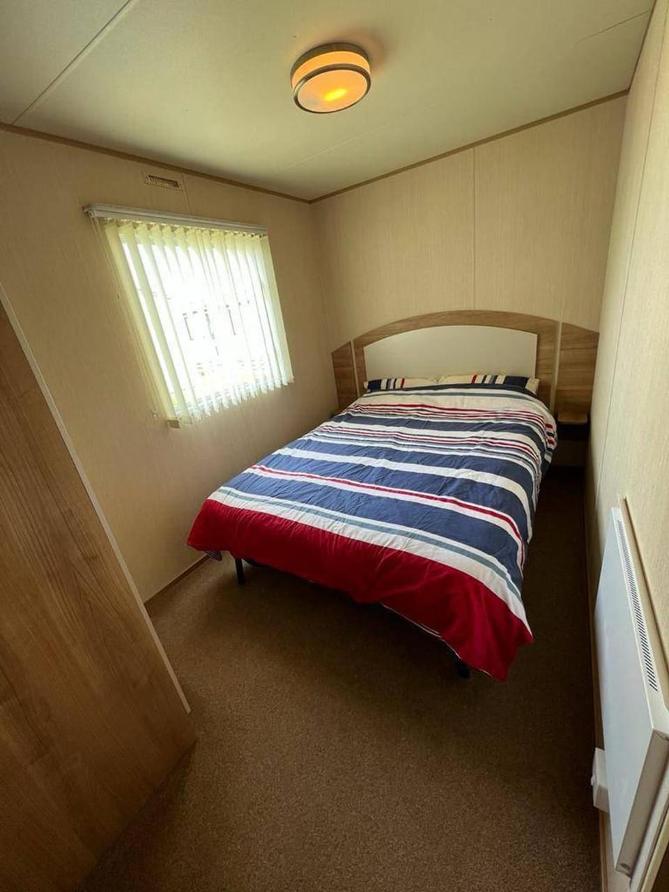 Collett 3 Bed Caravan Sleeps 6 with WiFi House in Rhyl