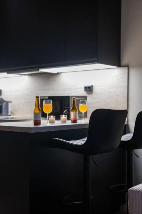 Kitchen or kitchenette, Food and drinks