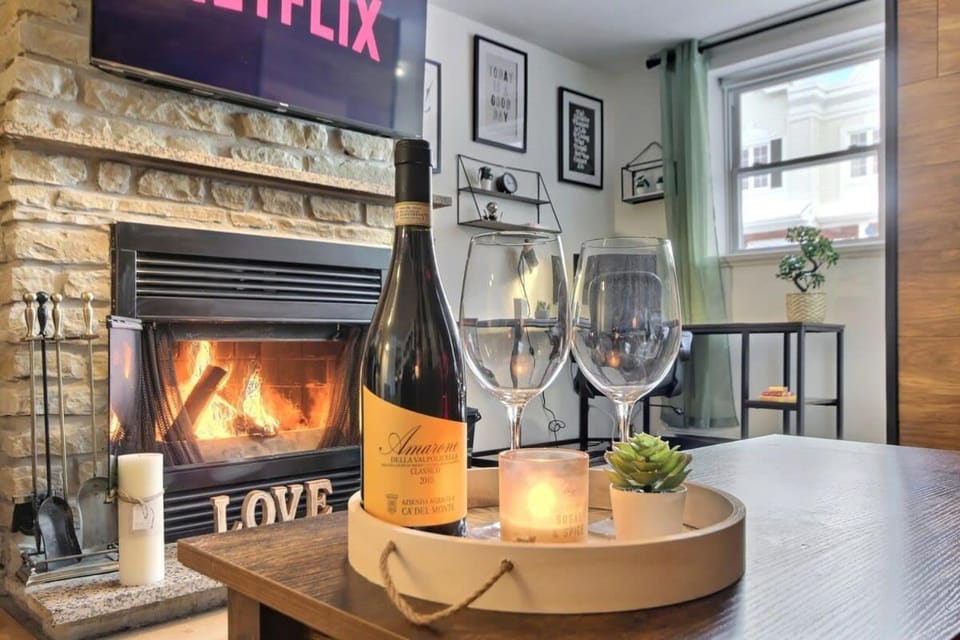 Enchanting Loft - Fireplace AC Quebec Downtown Apartment in Quebec City