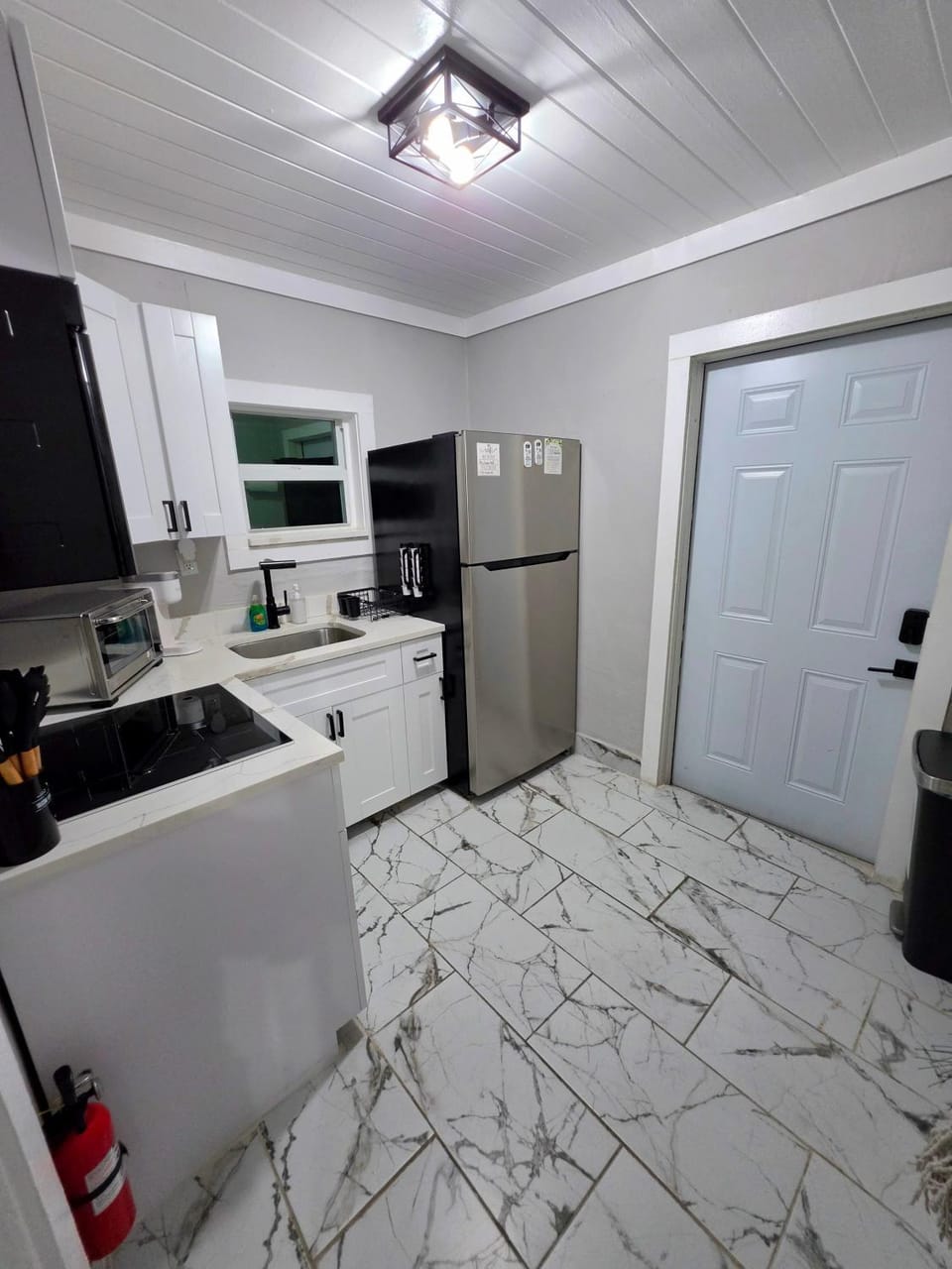 Casa moderna, a newly renovated Modern apartment Apartment in West Palm Beach