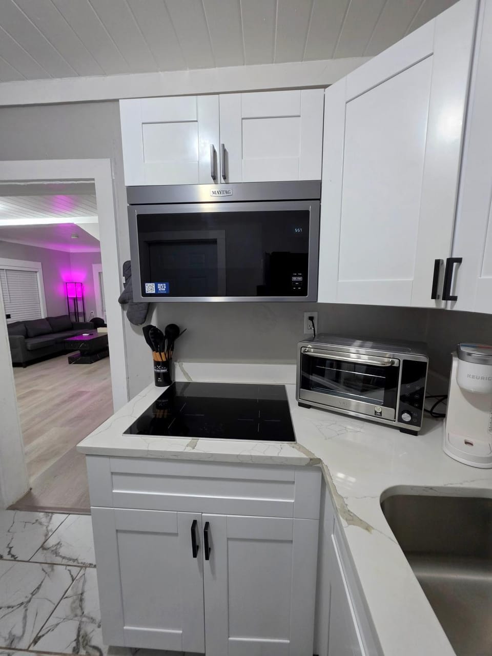 Casa moderna, a newly renovated Modern apartment Apartment in West Palm Beach