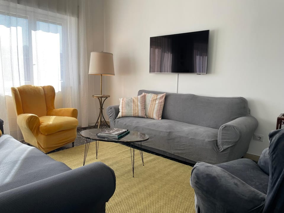 Communal lounge/ TV room, Communal lounge/ TV room, TV and multimedia