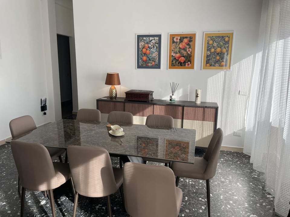 Living room, Dining area