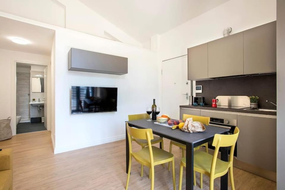 Coffee/tea facilities, toaster