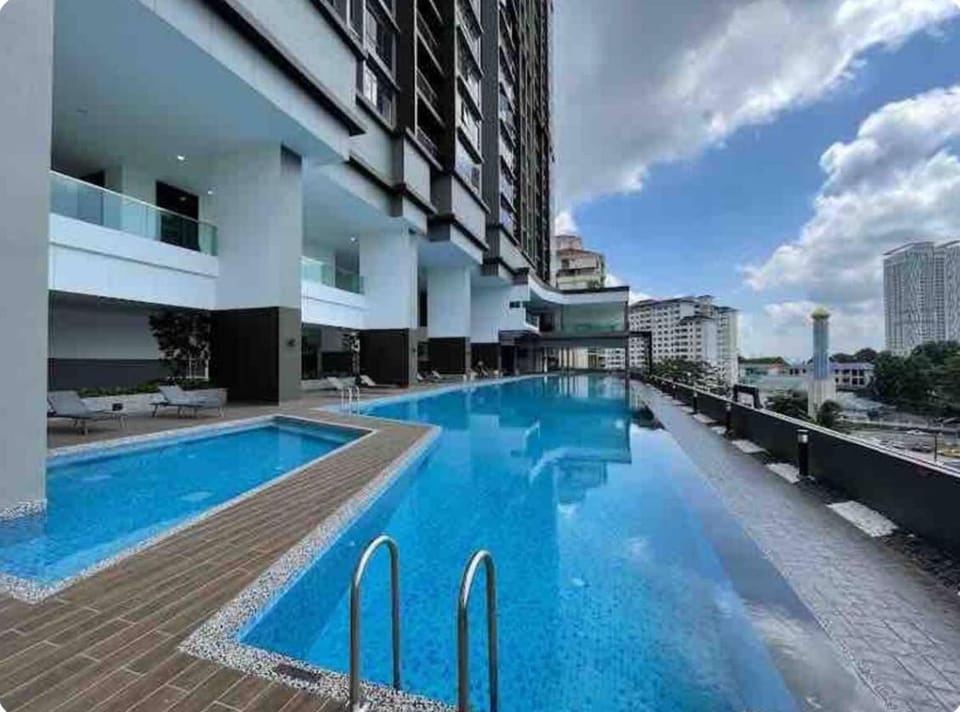 JB City Twin Tower Chic Designer byHS Apartment in Johor Bahru