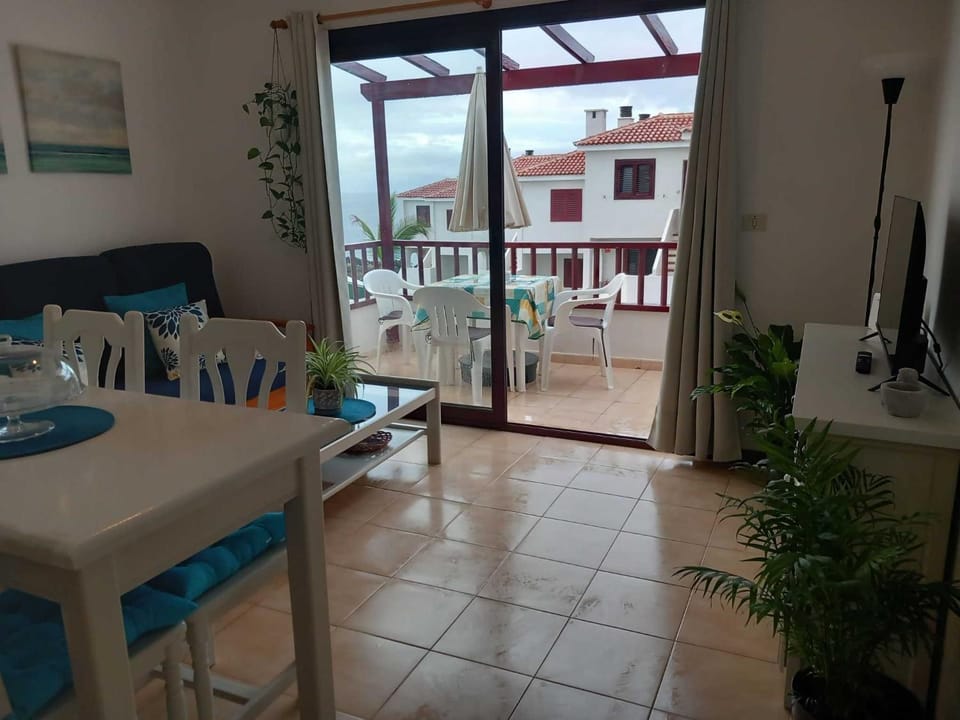 View (from property/room), Balcony/Terrace, Living room