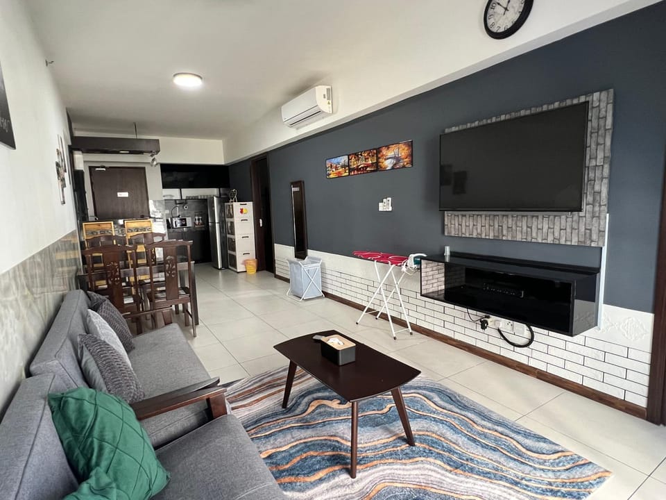 Living room, Seating area, Evening entertainment, air conditioner