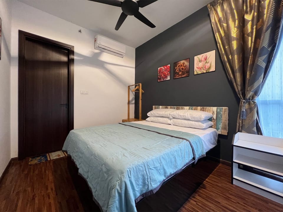 Bed, Photo of the whole room, Bedroom, air conditioner