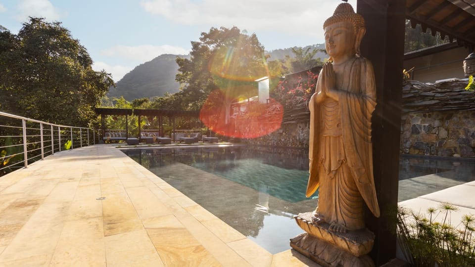Mountain view, Pool view, Swimming pool