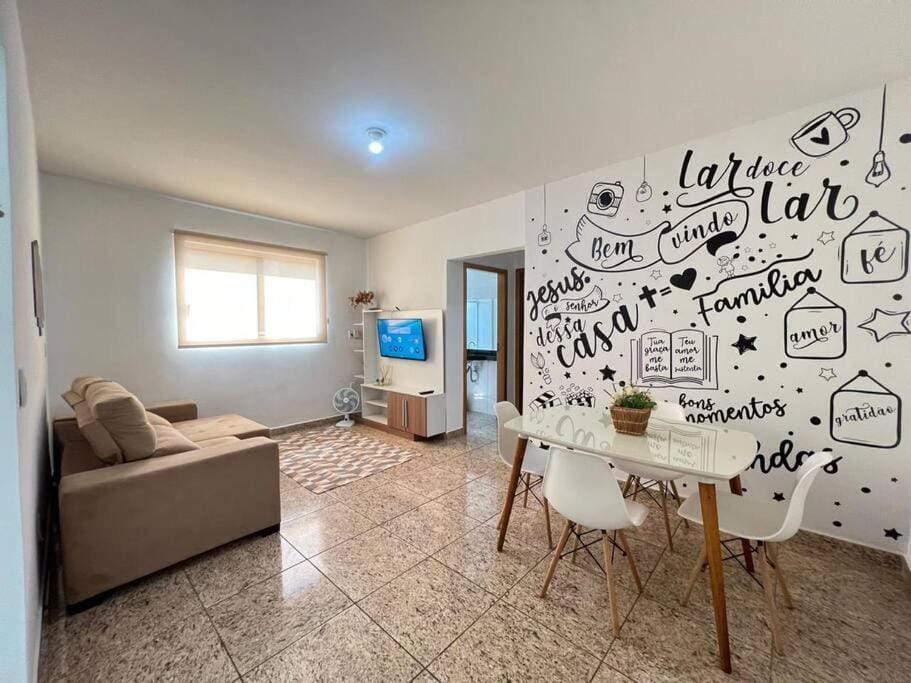 Super Central Prox a 44 e rodoviária Ar split nos dois quartos Apartment in Goiania