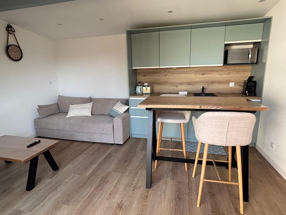 Kitchen or kitchenette, stove